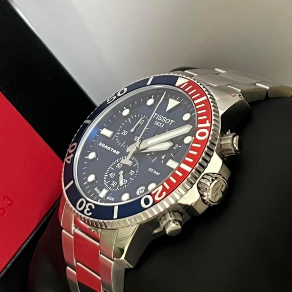 SOLD / Tissot Men’s Seastar 1000 Quartz Chronograph 
Sapphire Crystal
Swiss Made - Picture 10 of 12